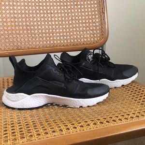 Sold❌ Nike Huaraches